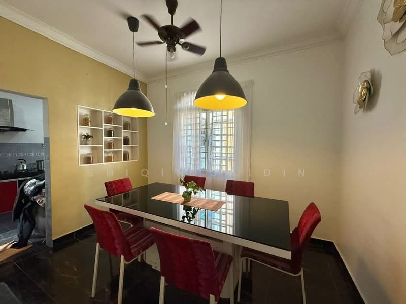 Rumah Berkembar untuk Dijual di Bukit Bandaraya (Shah Alam) - Shiqin Saidin - Dining Room - PropertyGuru.com.my