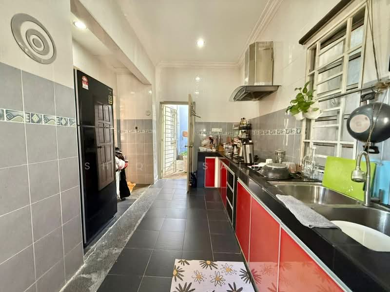Rumah Berkembar untuk Dijual di Bukit Bandaraya (Shah Alam) - Shiqin Saidin - Kitchen - PropertyGuru.com.my