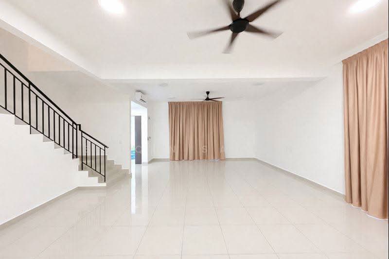 Rumah Teres 2-Tingkat untuk Dijual di Cyberjaya (Selangor) - Shiqin Saidin - Living Room - PropertyGuru.com.my
