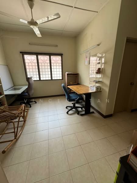 Rumah Teres 3-Tingkat untuk Dijual di Subang Bestari (Shah Alam) - Vincent Tan - Study - PropertyGuru.com.my