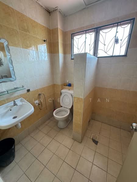 Rumah Teres 3-Tingkat untuk Dijual di Subang Bestari (Shah Alam) - Vincent Tan - Bathroom - PropertyGuru.com.my