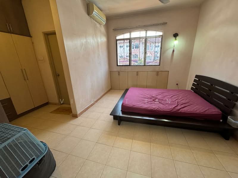 Rumah Teres 3-Tingkat untuk Dijual di Subang Bestari (Shah Alam) - Vincent Tan - Bedroom - PropertyGuru.com.my