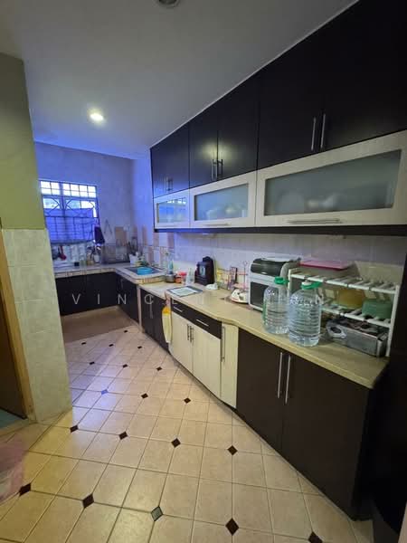 Rumah Teres 3-Tingkat untuk Dijual di Subang Bestari (Shah Alam) - Vincent Tan - Kitchen - PropertyGuru.com.my