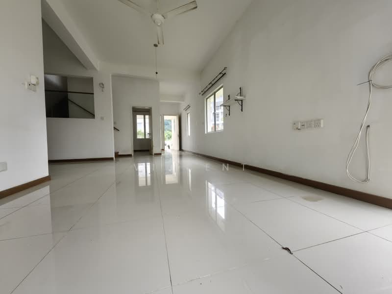 Townhouse for Sale in Taman Tambun (Ipoh) - Vincent Tee - Living Room - PropertyGuru.com.my