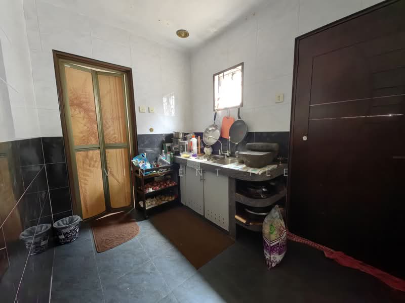 Semi-Detached House for Sale in Kuala Selangor (Selangor) - Vincent Tee - Kitchen - PropertyGuru.com.my