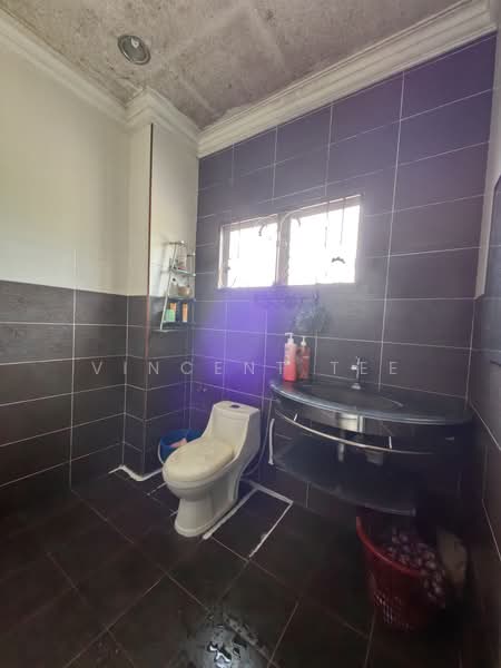 Semi-Detached House for Sale in Kuala Selangor (Selangor) - Vincent Tee - Bathroom - PropertyGuru.com.my
