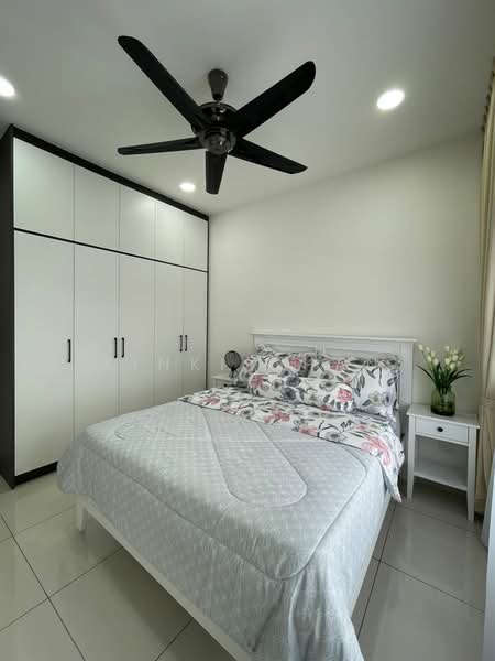 Kediaman Servis untuk Dijual di Kenwingston Platz - KINKI CHAN - Bedroom - PropertyGuru.com.my