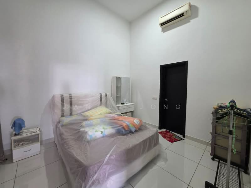 Semi-Detached House for Sale in Nusa Duta (Iskandar Puteri (Nusajaya)) - Janlly Jong - Bedroom - PropertyGuru.com.my