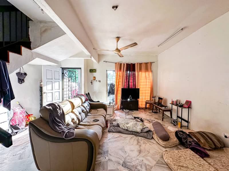 2-storey Terraced House for Sale in Taman Desa Serdang (Seri Kembangan) - Fauran Nawawi - PropertyGuru.com.my