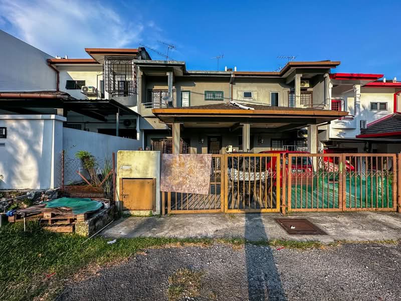 2-storey Terraced House for Sale in Taman Desa Serdang (Seri Kembangan) - Fauran Nawawi - PropertyGuru.com.my