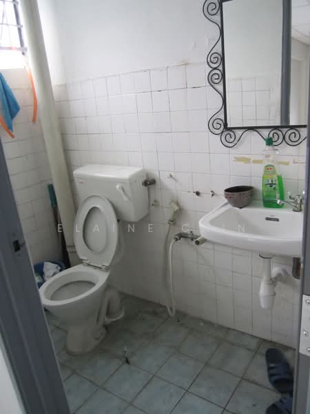 Kilang untuk Disewa di Desa Tun Razak (Cheras) - Elaine Chin - Bathroom - PropertyGuru.com.my