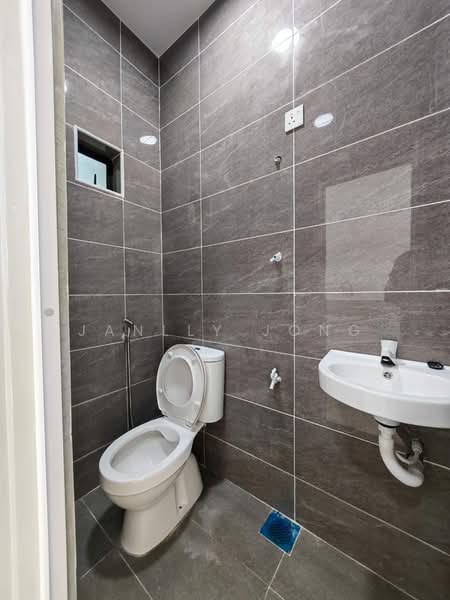 Rumah Teres 2-Tingkat untuk Dijual di Taman Nusantara Prima (Gelang Patah) - Janlly Jong - Bathroom - PropertyGuru.com.my