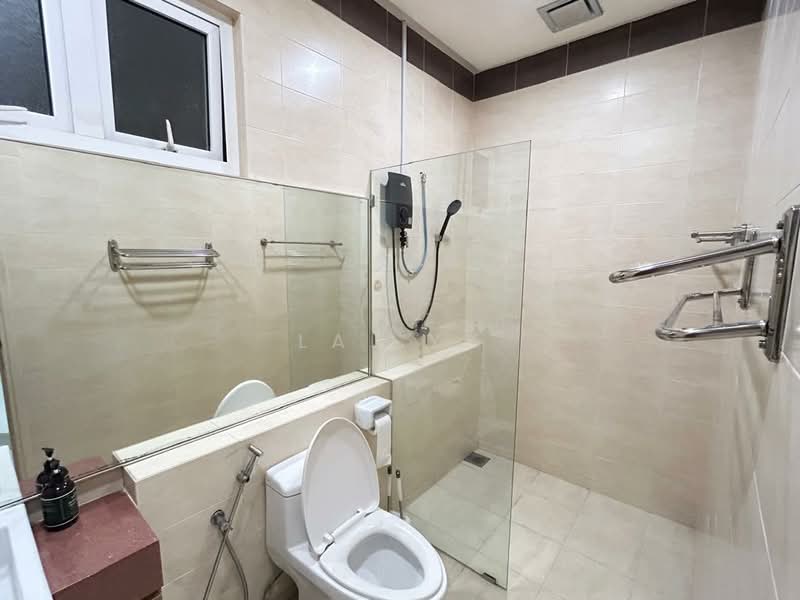 Rumah Teres 2 Tingkat untuk Dijual di Temasya Glenmarie (Glenmarie) - Lai YK - Bathroom - PropertyGuru.com.my