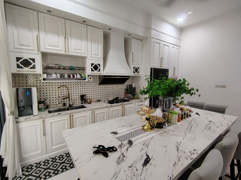 Semi-Detached House for Sale in Seksyen 35 (Shah Alam) - Shahrul Hafizi - Kitchen - PropertyGuru.com.my