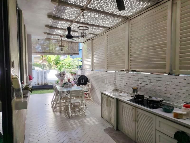 Semi-Detached House for Sale in Seksyen 35 (Shah Alam) - Shahrul Hafizi - Kitchen - PropertyGuru.com.my