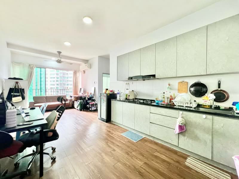 Kediaman Servis untuk Disewa di The Zizz @ Damansara North - Jimmy Haryzul - Living Room - PropertyGuru.com.my