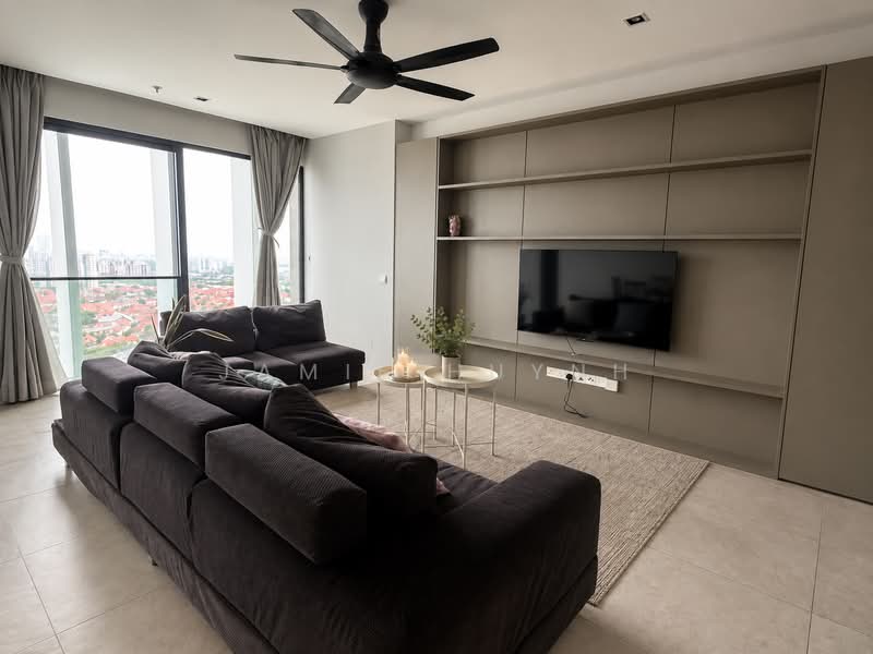 Kediaman Servis untuk Dijual di Lumi Tropicana Serviced Residence - Jamie Huynh - Living Room - PropertyGuru.com.my