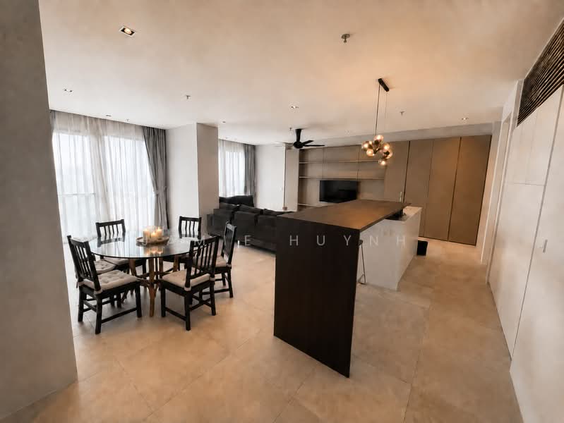 Kediaman Servis untuk Dijual di Lumi Tropicana Serviced Residence - Jamie Huynh - Living Room - PropertyGuru.com.my