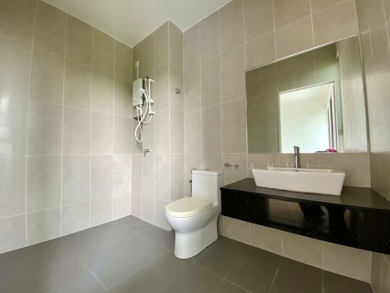 2-storey Terraced House for Sale in Elmina (Shah Alam) - Mohd Nor Fahmi - Bathroom - PropertyGuru.com.my