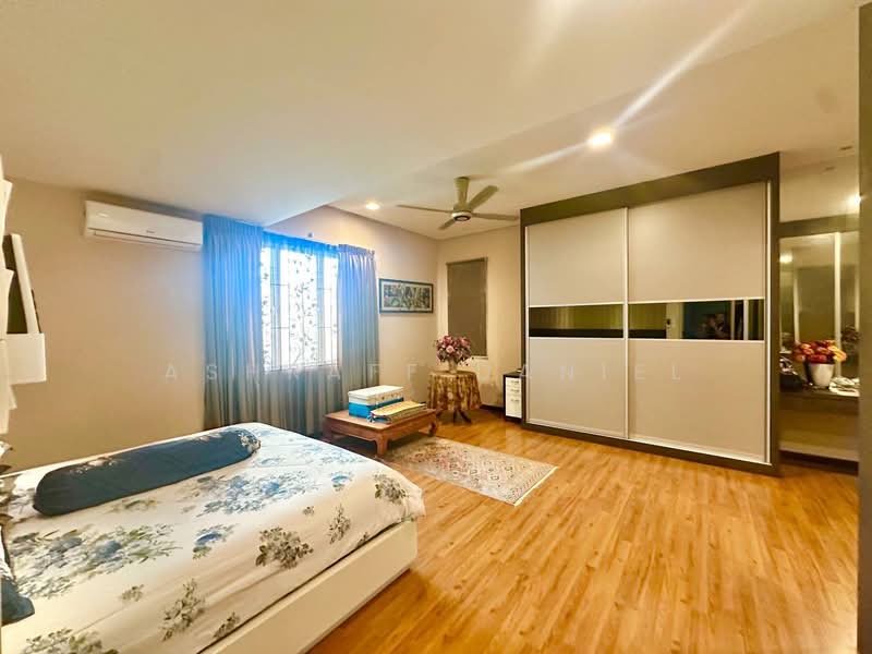 Semi-Detached House for Sale in Bangi (Selangor) - Ashraff Daniel - Bedroom - PropertyGuru.com.my