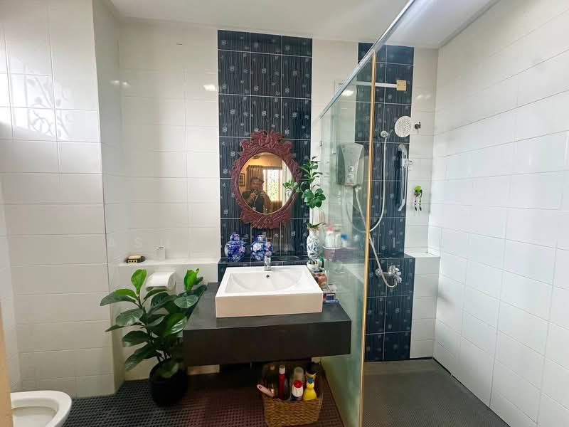 Semi-Detached House for Sale in Bangi (Selangor) - Ashraff Daniel - Bathroom - PropertyGuru.com.my