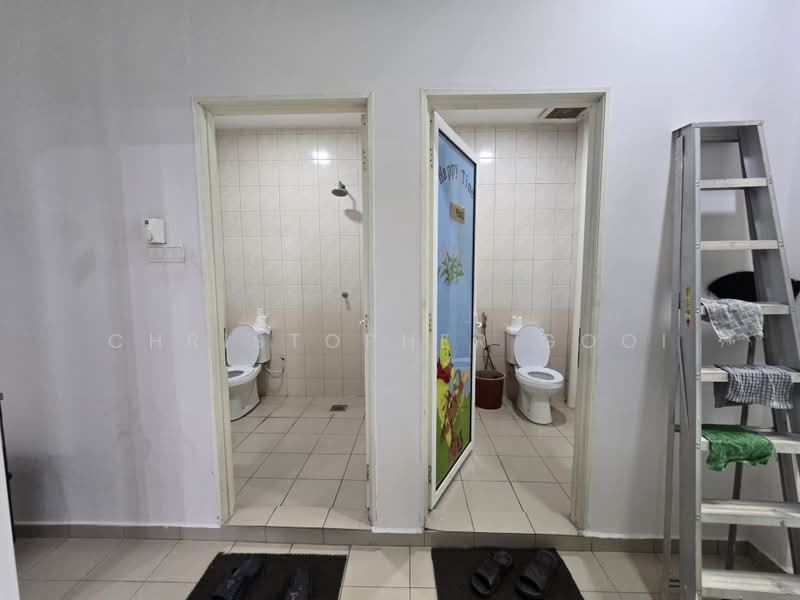 Semi-D Factory for Rent in Puchong (Selangor) - Christopher Gooi - Bathroom - PropertyGuru.com.my
