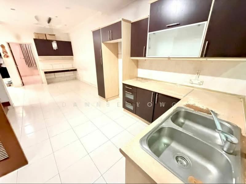 Rumah Teres 1.5-Tingkat untuk Dijual di Taman Gaya (Ulu Tiram) - Daniel Yong - Kitchen - PropertyGuru.com.my