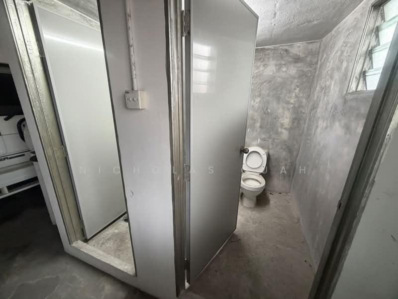 Shop for Rent in Kampung Baru Subang (Sungai Buloh) - Nicholas Quah - Bathroom - PropertyGuru.com.my