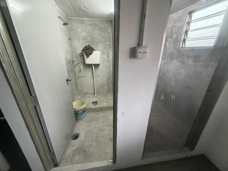 Shop for Rent in Kampung Baru Subang (Sungai Buloh) - Nicholas Quah - Bathroom - PropertyGuru.com.my