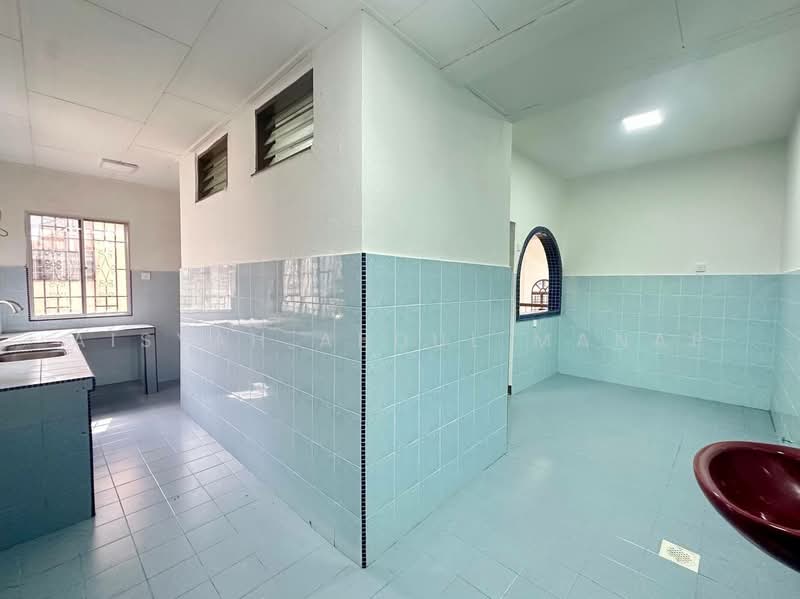 2.5-storey Terraced House for Sale in Ampang Jaya (Ampang) - Aisyah Abdul Manap - Kitchen - PropertyGuru.com.my