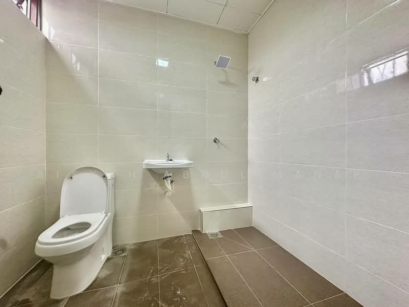 2.5-storey Terraced House for Sale in Ampang Jaya (Ampang) - Aisyah Abdul Manap - Bathroom - PropertyGuru.com.my