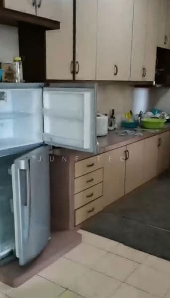 Pangsapuri untuk Disewa di Bayu Puteri 3 - June Teo - Kitchen - PropertyGuru.com.my