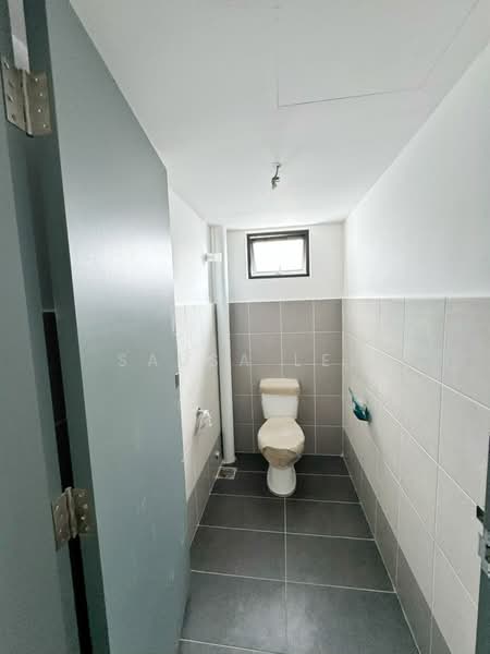 Shop / Office for Rent in Bandar Baru Permas Jaya (Permas Jaya) - Sausa Lee - Bathroom - PropertyGuru.com.my