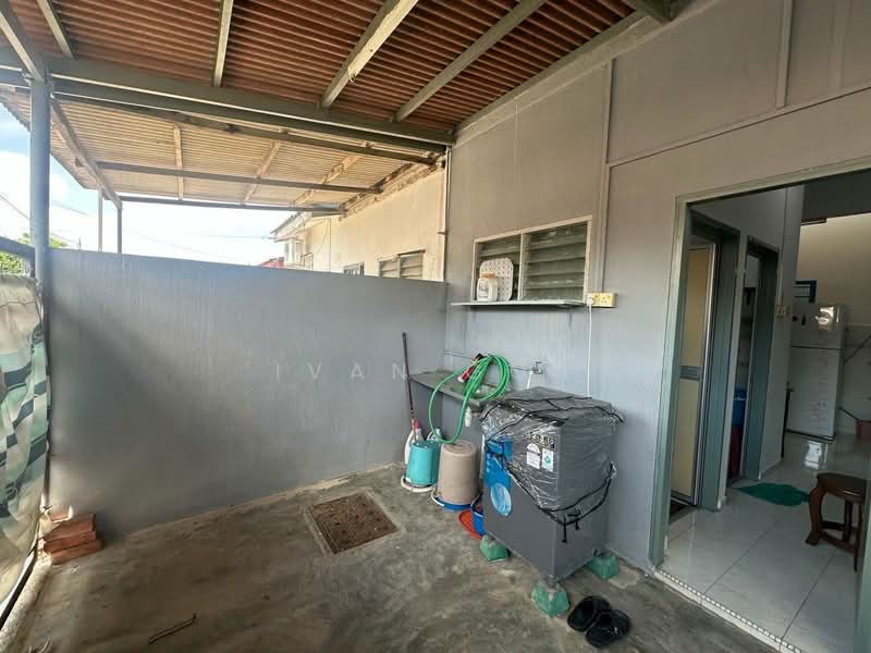 Rumah Teres 1 Tingkat untuk Dijual di Taman Mas Merah (Batu Berendam) - Ivan Goh - PropertyGuru.com.my