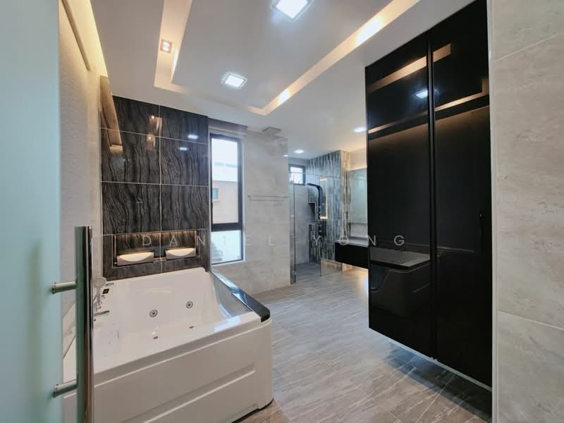 Semi-Detached House for Sale in Taman Sri Intan (Johor Bahru) - Daniel Yong - Bathroom - PropertyGuru.com.my