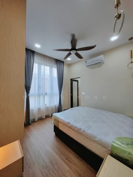 Semi-Detached House for Sale in Taman Sri Intan (Johor Bahru) - Daniel Yong - Bedroom - PropertyGuru.com.my
