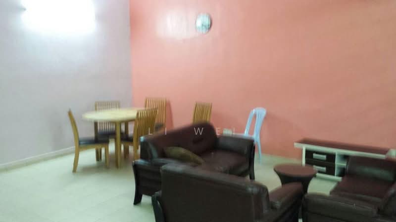 Rumah Teres 2 Tingkat untuk Disewa di Bandar Indahpura (Kulai) - Li Wei - Living Room - PropertyGuru.com.my
