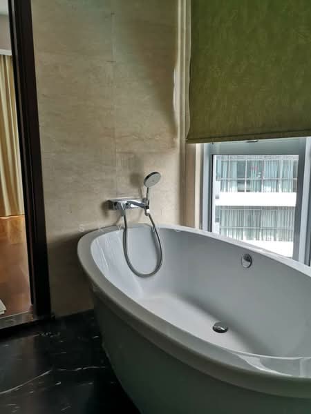 Kondominium untuk Dijual di Hampshire Residences - Sky Wong - Bathroom - PropertyGuru.com.my