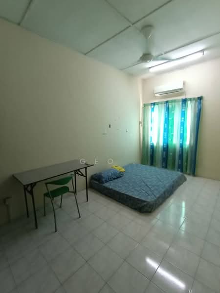 2-storey Terraced House for Sale in Seksyen 32, Kemuning Green Ville (Shah Alam) - Geo . - Bedroom - PropertyGuru.com.my