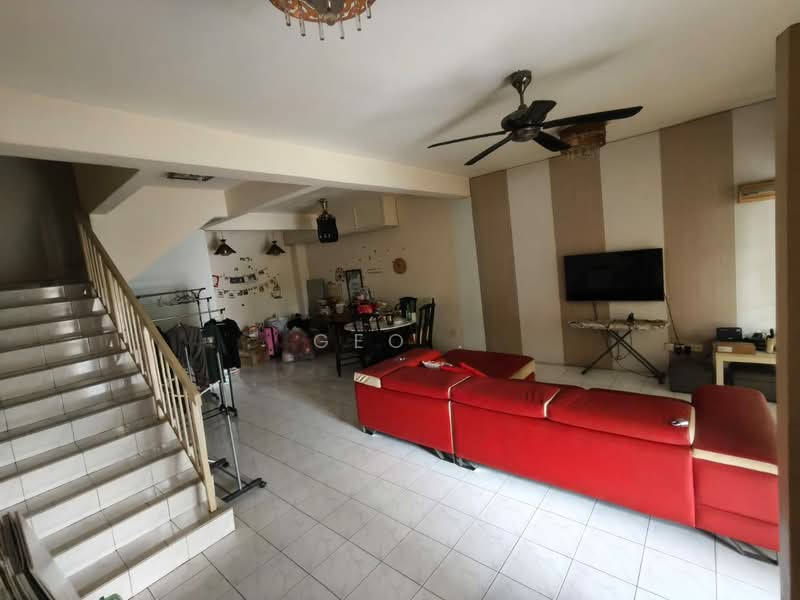 2-storey Terraced House for Sale in Seksyen 32, Kemuning Green Ville (Shah Alam) - Geo . - Living Room - PropertyGuru.com.my