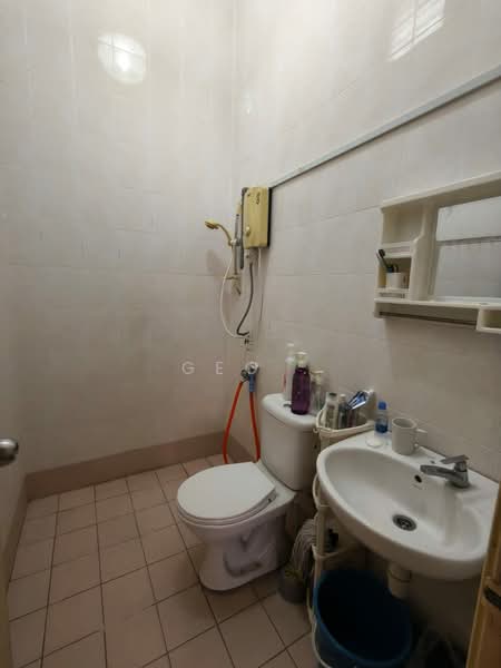 2-storey Terraced House for Sale in Seksyen 32, Kemuning Green Ville (Shah Alam) - Geo . - Bathroom - PropertyGuru.com.my