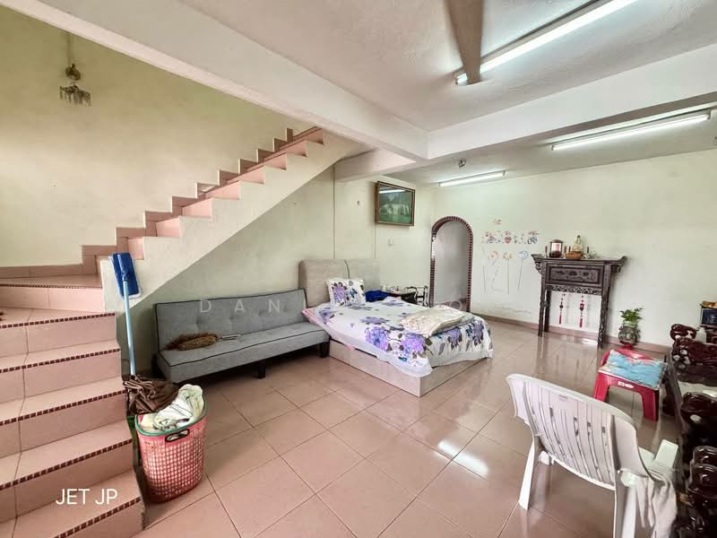 Rumah Teres 2 Tingkat untuk Dijual di Kampung Batu Belah (Klang) - Daniel Kok - Living Room - PropertyGuru.com.my