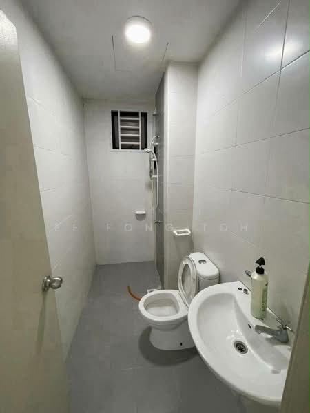 Service Residence for Sale at Jentayu Residensi @ Tampoi - Ee Fong Toh - Bathroom - PropertyGuru.com.my