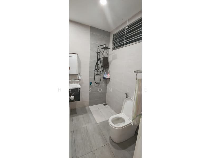 Semi-Detached House for Sale in Taman Sutera Utama (Skudai) - Hanson Lee - Bathroom - PropertyGuru.com.my