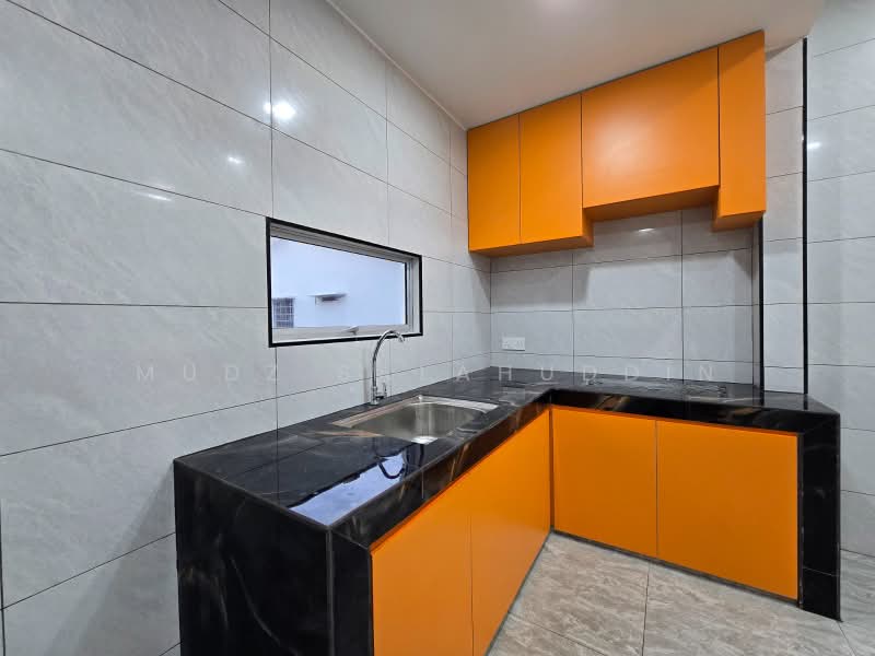 Rumah Teres 1 Tingkat untuk Dijual di Taman Menara Maju (Klang) - Mudz Salahuddin - Kitchen - PropertyGuru.com.my