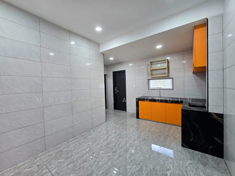 Rumah Teres 1 Tingkat untuk Dijual di Taman Menara Maju (Klang) - Mudz Salahuddin - Kitchen - PropertyGuru.com.my