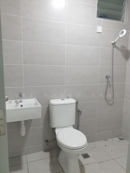 Kondominium untuk Disewa di Centro Residence - Lee Kheng Tan - Bathroom - PropertyGuru.com.my