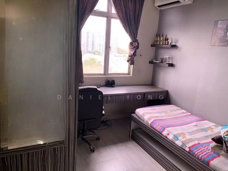 Pangsapuri untuk Dijual di Kipark Apartment - Daniel Yong - Bedroom - PropertyGuru.com.my