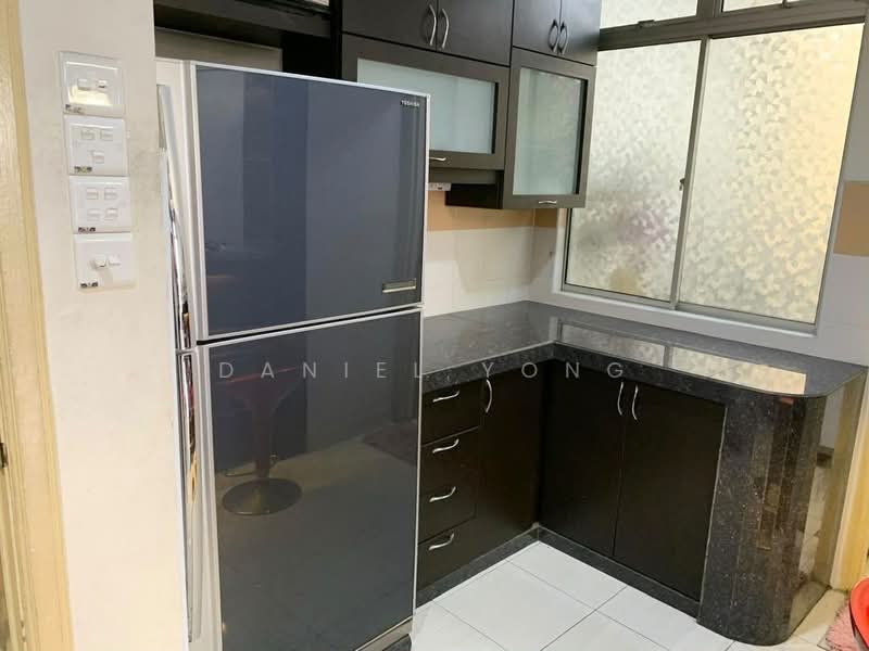 Pangsapuri untuk Dijual di Kipark Apartment - Daniel Yong - Kitchen - PropertyGuru.com.my