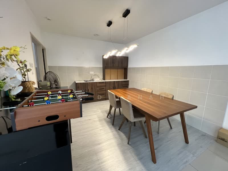 Rumah Bandar untuk Disewa di Cahaya Spk (Shah Alam) - Nur Diyanah - Dining Room - PropertyGuru.com.my